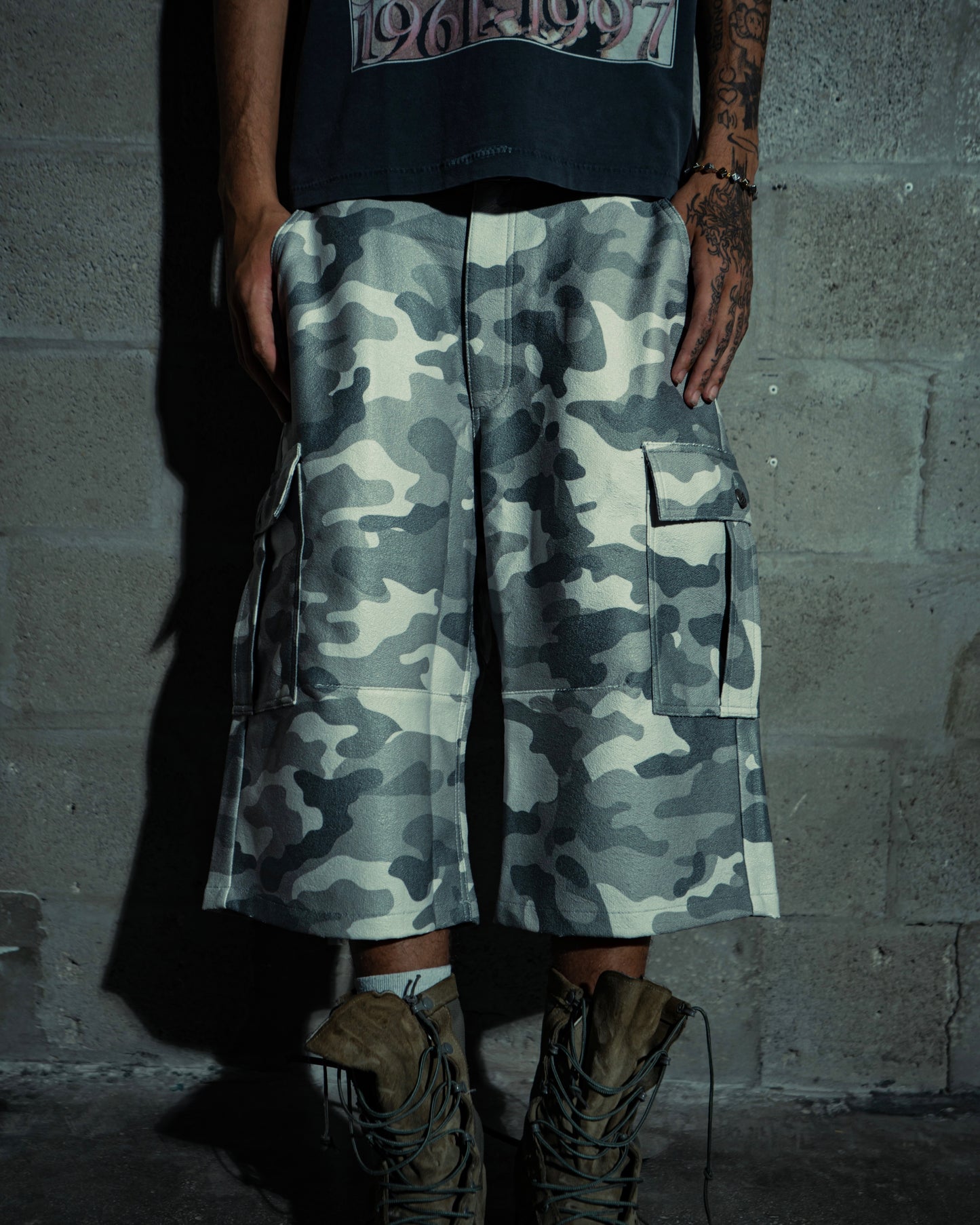 Camo Short Grey